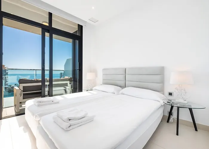 Sunset Drive 4-8 Poniente Beach Apartment