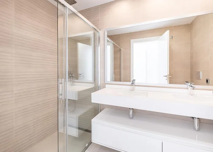 Sunset Drive 4-8 Poniente Beach Apartment *
